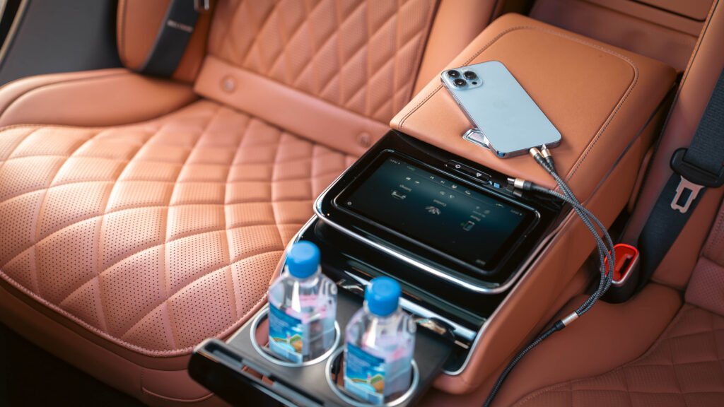 DSC09395 Flight tracking chauffeur by VIP Mayfair